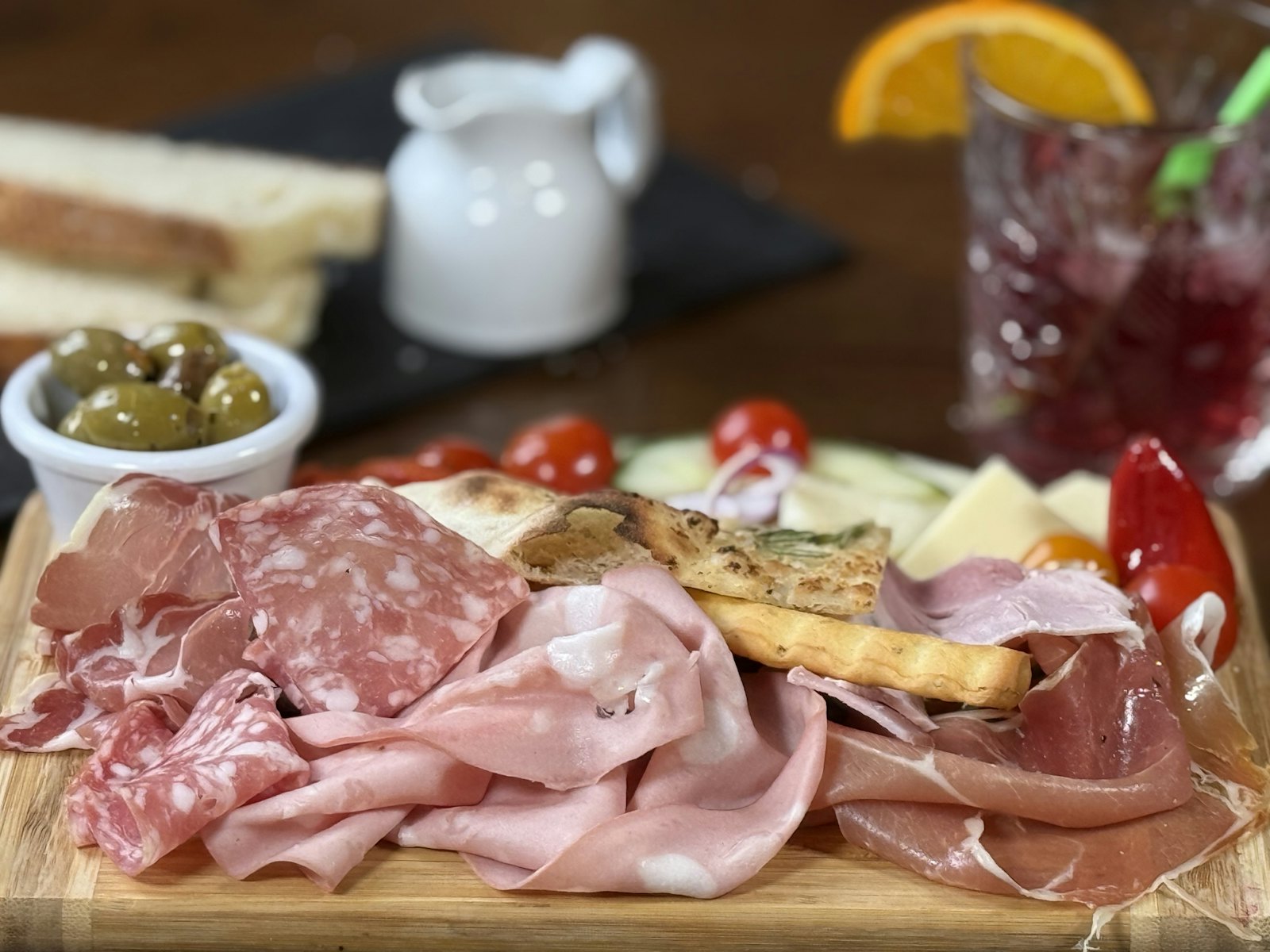 Antipasti aus der Vitrine.